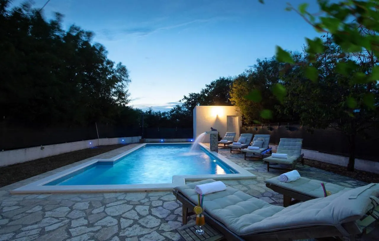 Villa Paradise Prgomet