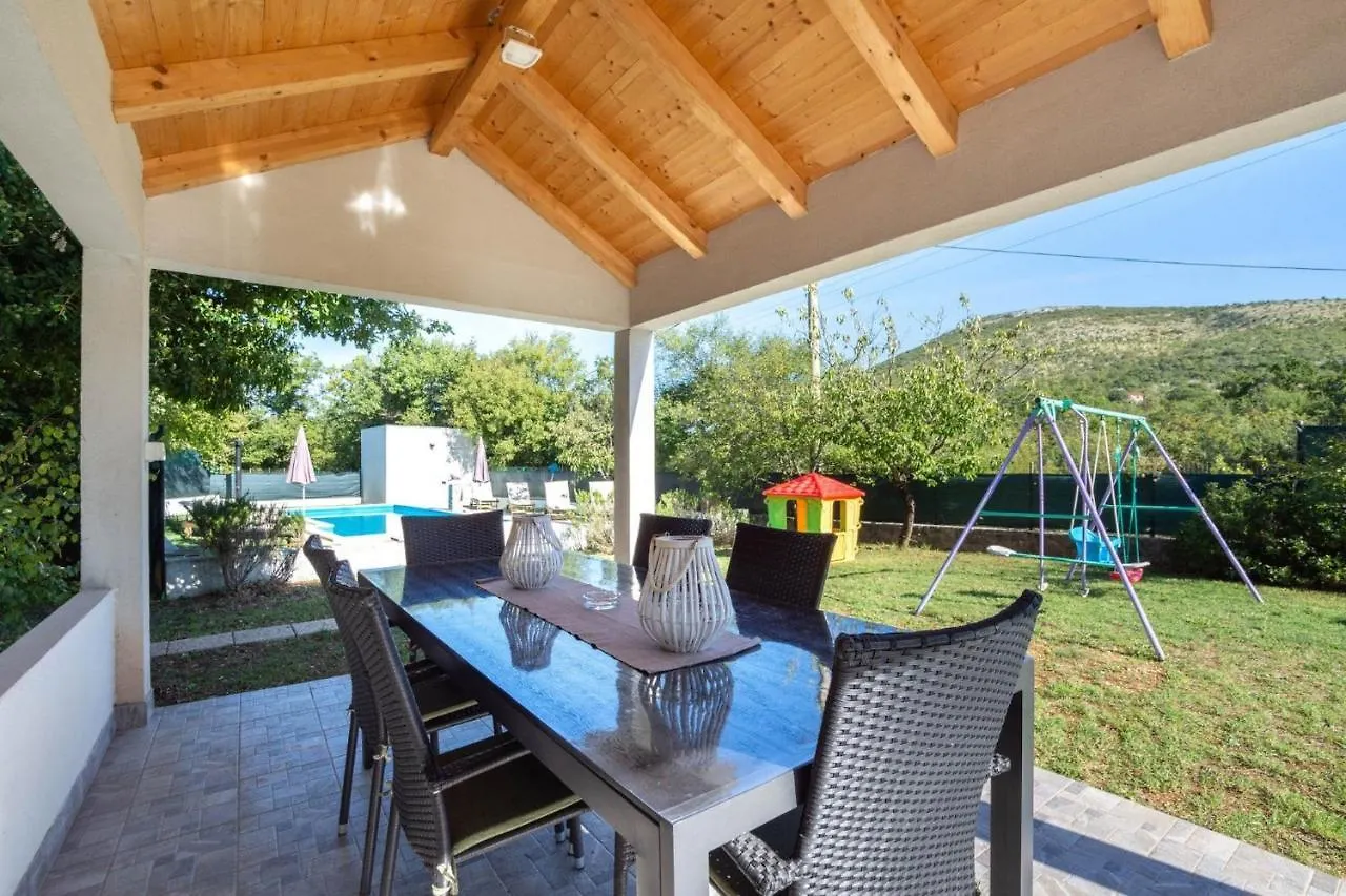 Villa Paradise Prgomet